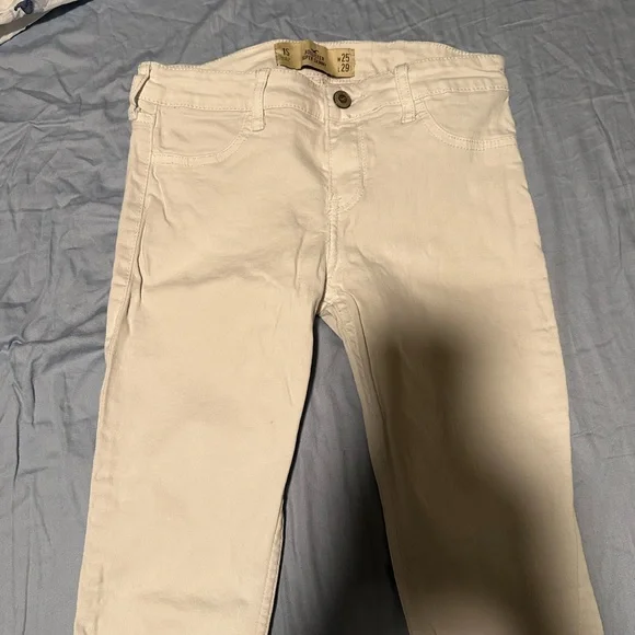 (2/$20) Hollister white Super Skinny Pants - Picture 1 of 5